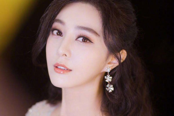 范冰冰最光的一张图片 和李晨玩腻了才选择分手