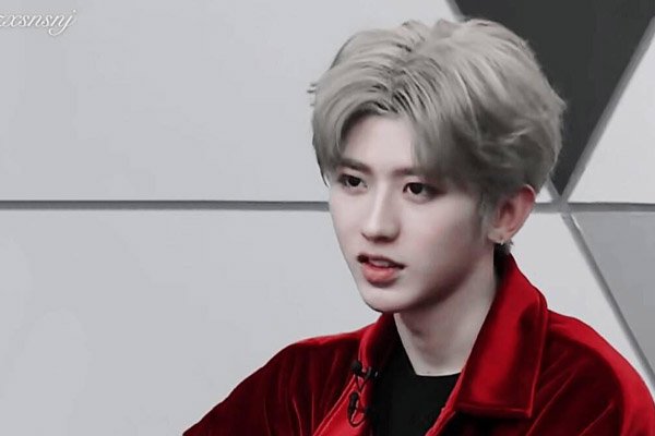 蔡徐坤为什么这么多人黑 草粉的事情是真的吗