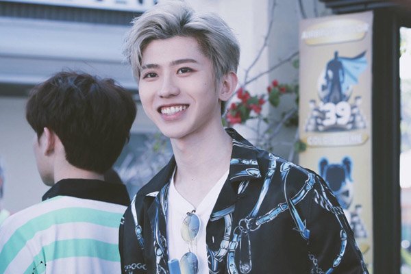 蔡徐坤为什么这么多人黑 草粉的事情是真的吗