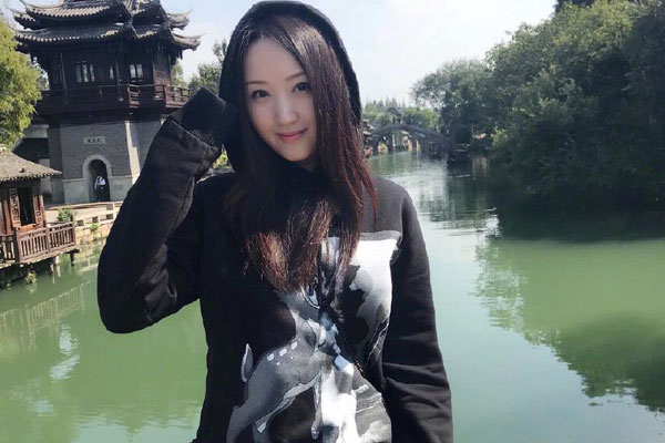 ����Ө���Ϲ���˭������� ���ķ������Ө��ʲô��ϵ