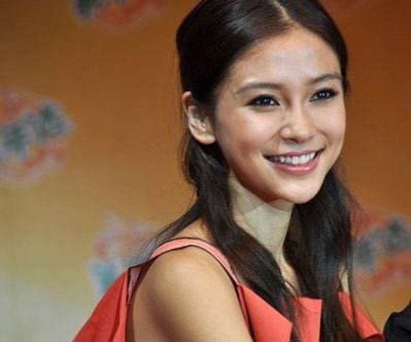 angelababy������Ƶ�¼���ô���� Ů���ǵ�����˭