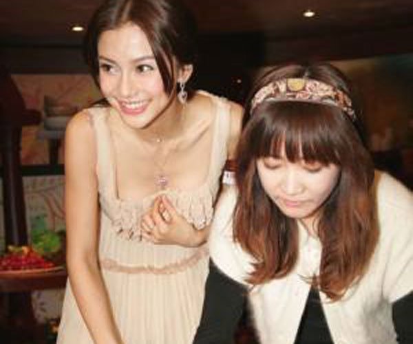 angelababy������Ƶ�¼���ô���� Ů���ǵ�����˭