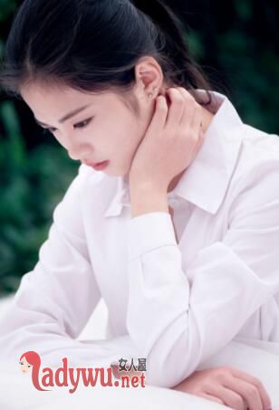 ѧ����Ů��ʦ����������ڲ������ �����������ǳ�̬��