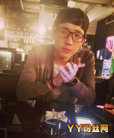 �й���֮������΢������ ˧����������Ů����Ƭ