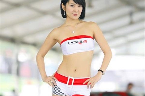 ������Ů�ڼ��� ɫ�е�ѡ�����Ư��Ϊ��