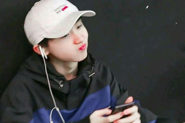 ���������߶��?�Ҿ���� ��֣�ݰ��е�ѧ����