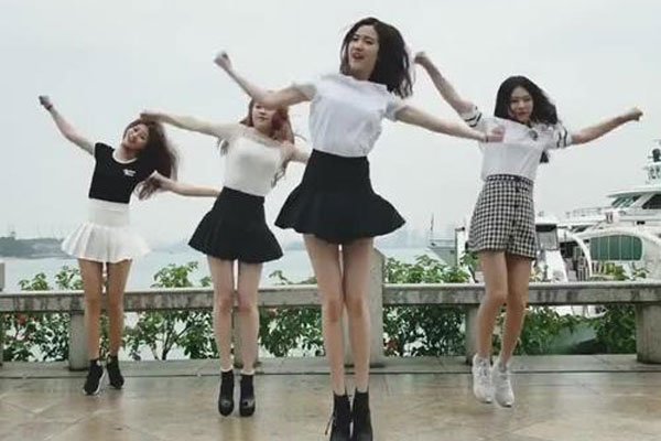 快手宸荨樱桃的个人资料 很少见到像她这样网络通吃的人