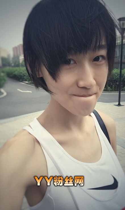 任素汐老公人李洋照片个人资料 任素汐真的剪头发了吗