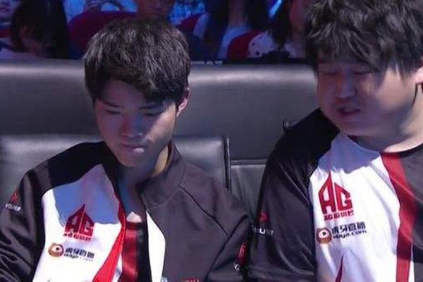 ag超玩会兰息艹粉事件 年度最强渣男非你莫属