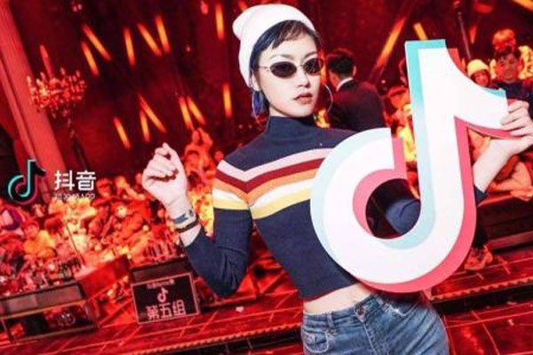 �����ϰ���һ������ �����ϻ���û�е��ײ�������Ƶ