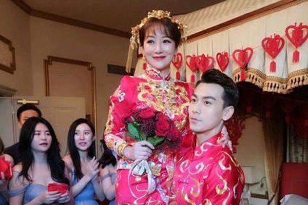 陈紫函老公戴向宇多大 他84年出生正是男人气质好的时候