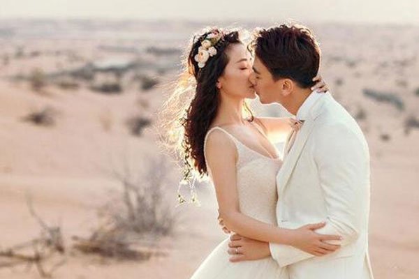 陈紫函老公戴向宇多大 他84年出生正是男人气质好的时候