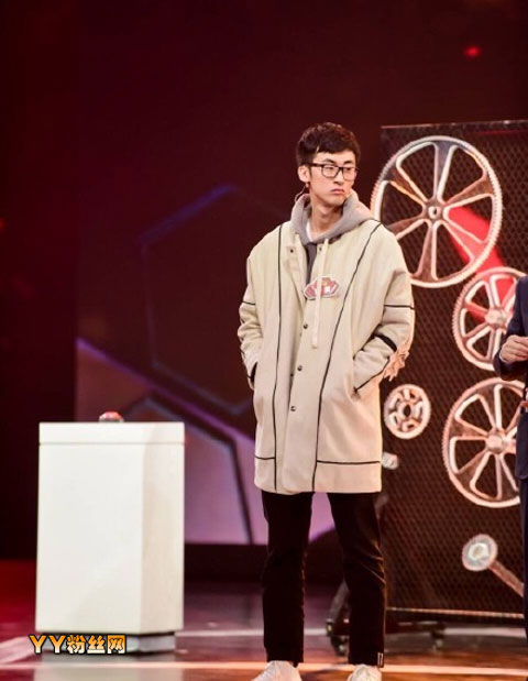 ��ǿ��������Ů����Ƭ��˭ �¼��¹�����ѧ���ȸ������ϼ�ͥ����