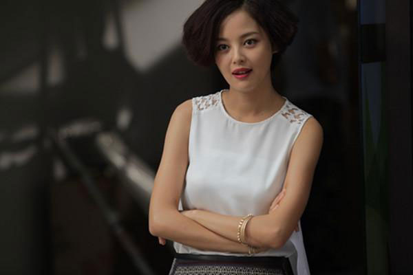 辛芷蕾不可思异裸戏照 她的嘴唇很正常就是厚了一点