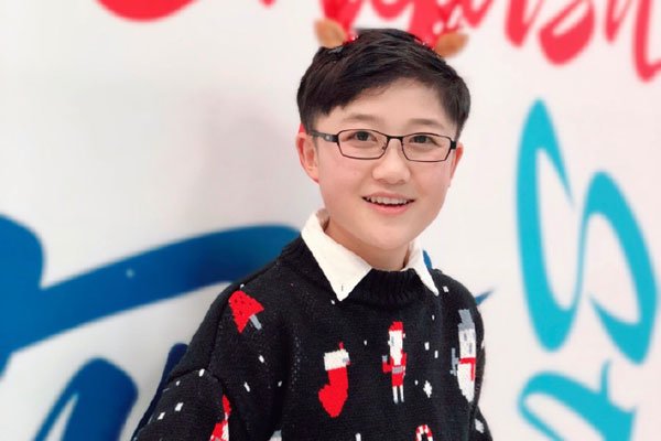 贾云哲个人资料身高 惹人喜爱的小机灵鬼一个