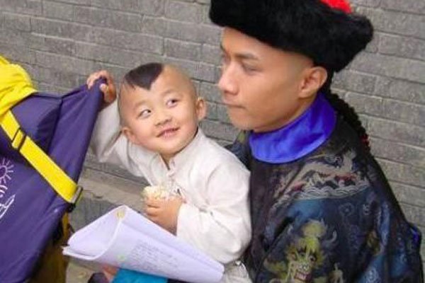 贾云哲个人资料身高 惹人喜爱的小机灵鬼一个