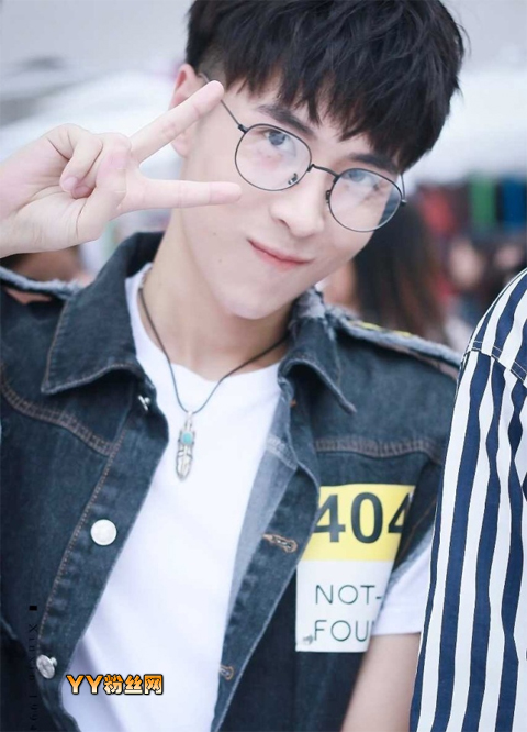 偶像练习生杨非同女友照片八卦是谁 杨非同个人资料年龄多大