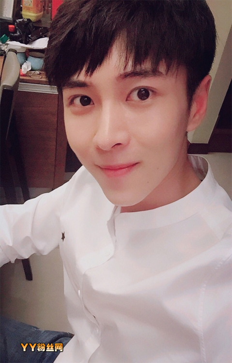 偶像练习生杨非同女友照片八卦是谁 杨非同个人资料年龄多大
