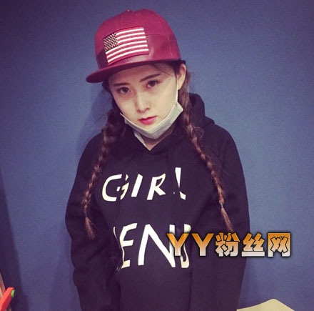 ��������Ů��ѩӨ���μ�N��ѡ���Ŀ ��ѩӨ��������΢����������