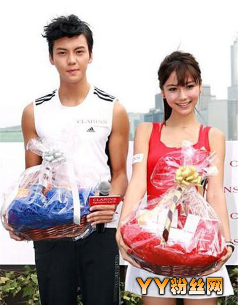 ���Ƴ�ΰ����baby¶�Ƕ����ع� �����䴲�Ϲ���һ��