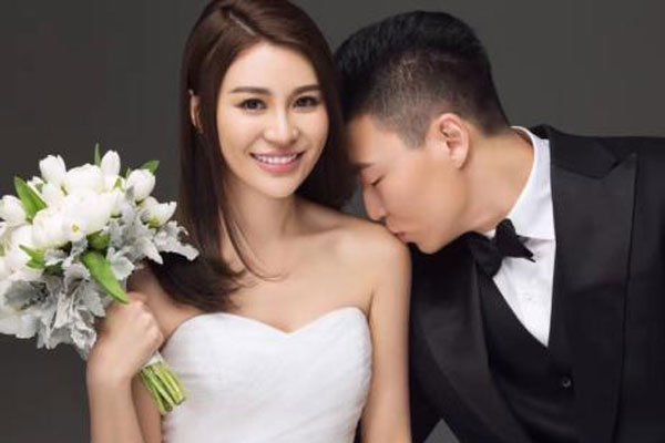 ������������������ �鱦���������Ȼϲ���˶�Ա