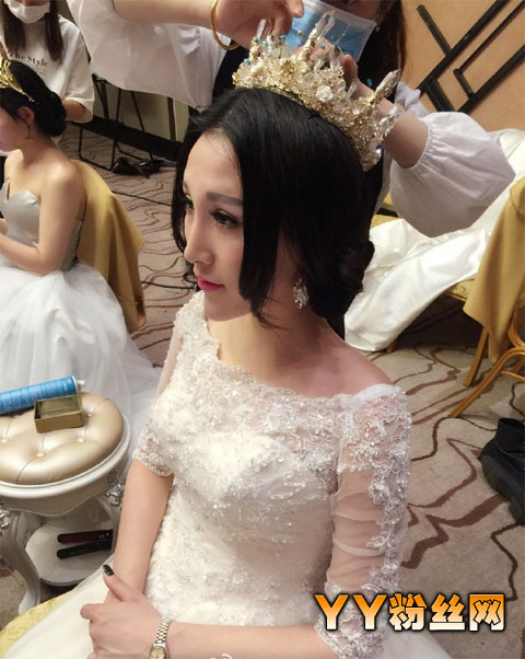 �ǳ����ų���Ȼ���Ӿװ��͹�Ժ����� �������߸�������΢����Χ