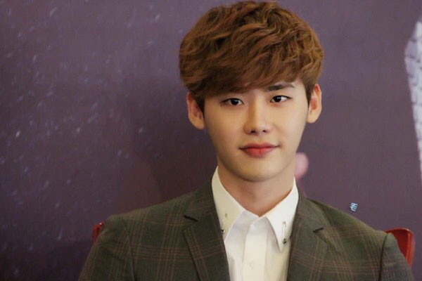 ����˶�촽����ô���� �о�����˶ÿ��Ϸ����һ��Ů����