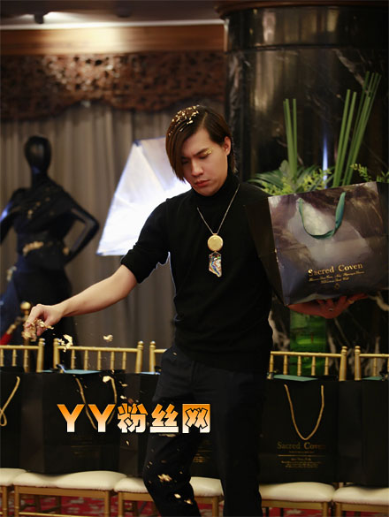 ���ʦ������Ů����Ƭ �������³��������������Ϻ�������Щ����