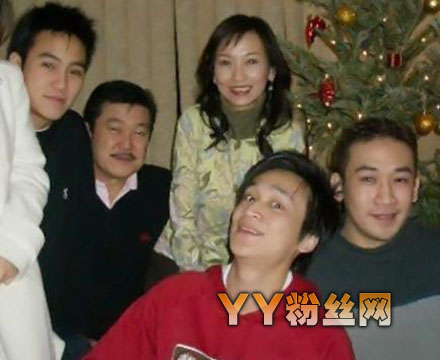 ����֥����ǰ����Ƭ�Ա� ����֥͵����ű����Ϲ��ƽ������ϱ���