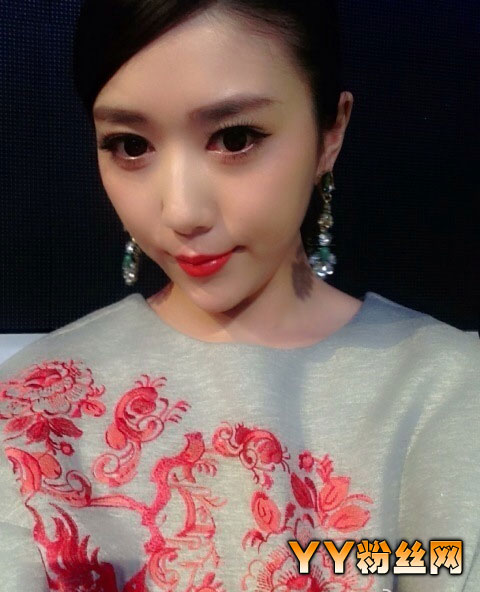 �ǳ����ų���΢������ 24����Ů�ܾ���������������������