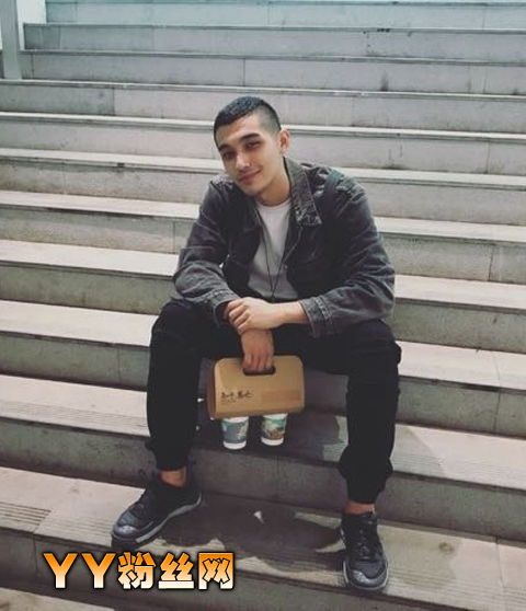 �廪��Ѫ˧�翨��ͮŮ������˭ һվ���׿���ͮ����˧��û����