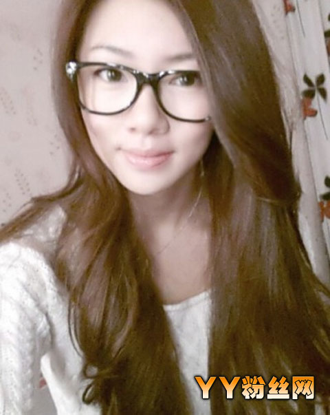 郑恺女友程晓玥微博身高三围资料 超级白富美程晓玥家庭背景