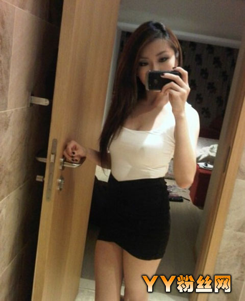 郑恺女友程晓玥微博身高三围资料 超级白富美程晓玥家庭背景