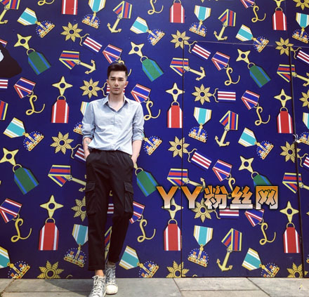 һվ��������Ů����Ƭ˧���� �������ʦ���ظ������ϼ�ͥ����