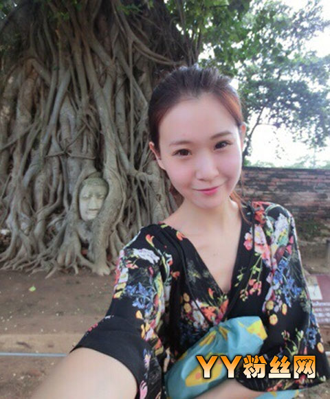 非诚勿扰吕晓萌美艳私照美翻 吕晓萌个人资料微博身高三围素颜