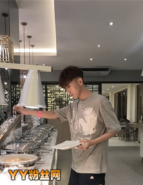 һվ����������Ů����Ƭ �����˸�����������˧����