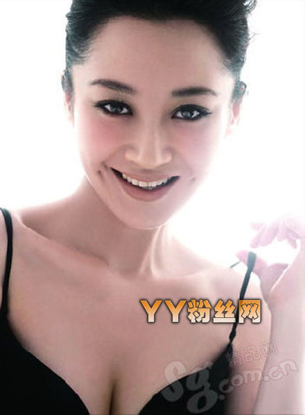 许晴显赫家世曝光太吓人 许晴前夫刘波照片上通缉令墙