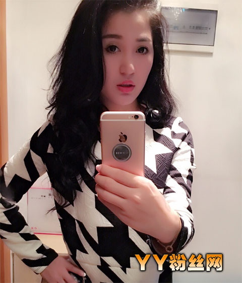 非诚勿扰刘春洋成熟范女人味十足 刘春洋个人资料微博身高私房照