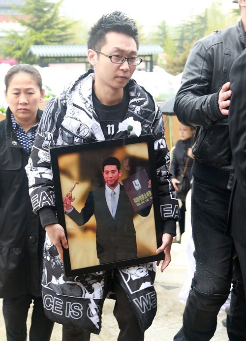 ���Ϊ����׷�����ھ����� �����ڷ����ͻ�Ȧ���������ĳ���