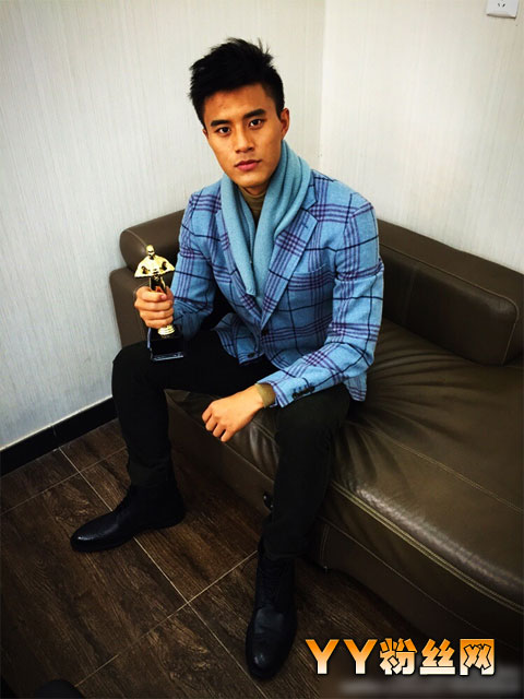 ż�θ���Ҷ����ͬ������ ˧��ģ��Ҷ��YeZhou��ƬŮ����˭