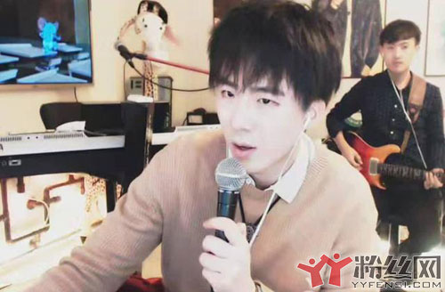 刘宇宁是怎么火起来的 酒吧驻唱+YY直播好些年才有了现在的人气