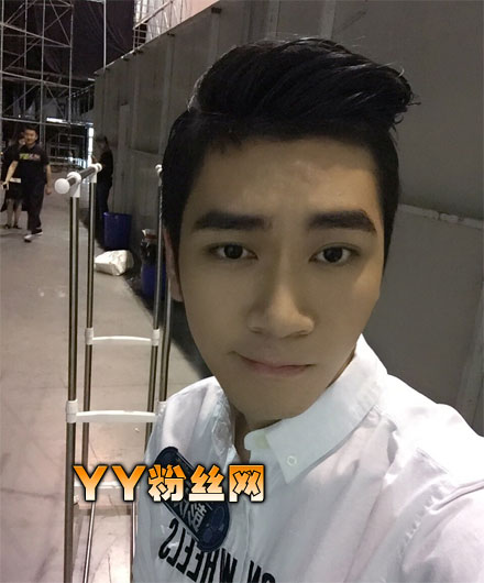 һվ�����������Ϊ������ĸ�������ﱳ�� �����΢��������֮��