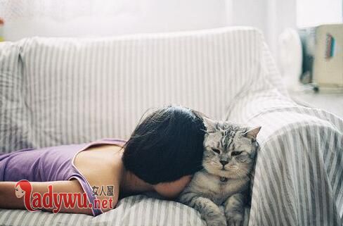 与女房客同居时代就有如此艳遇 漂亮房客成了我心中的秘密花园