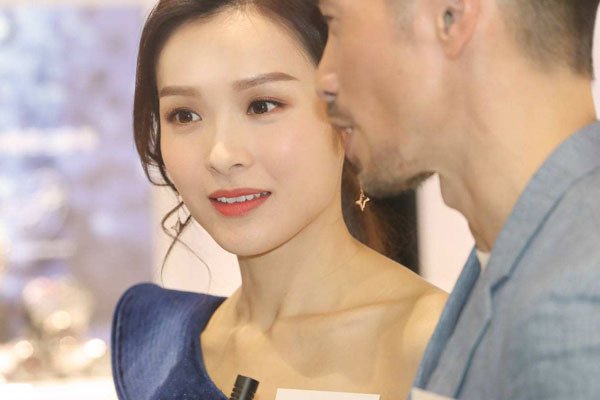 李佳芯男朋友照片 TVB被封杀传闻潜规则虚假