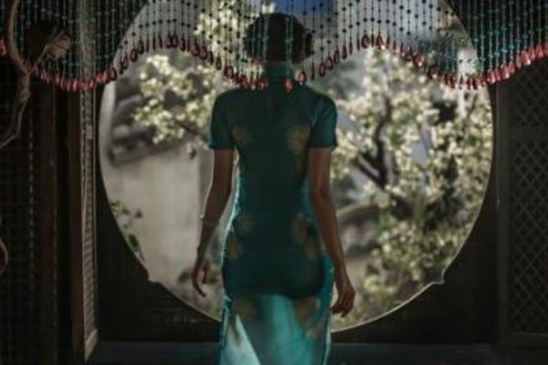 女命华盖长相 远离俗世气质不凡的浮萍女