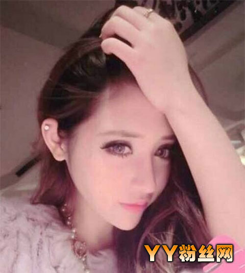 �ǳ�����èŮ����ܰ΢������ èŮX-girl�׳��Ķ�Ů��