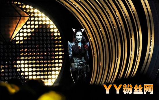 �ǳ�����èŮ����ܰ΢������ èŮX-girl�׳��Ķ�Ů��