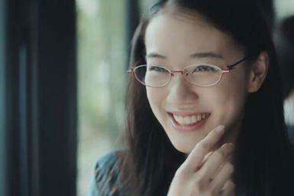 �Ծ���a��Ƭƻ�� �����µ�Ů���ܾ��������������е���