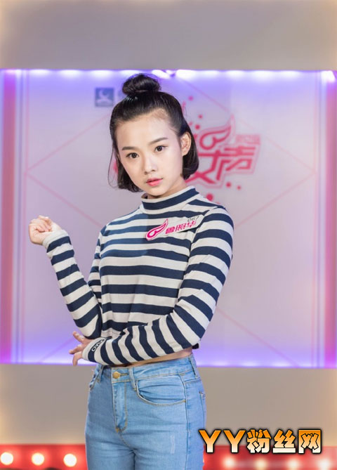 超女版东方不败鲁照华甜美照片 超级女声鲁照华个人资料退赛了吗