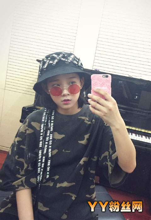 超女版东方不败鲁照华甜美照片 超级女声鲁照华个人资料退赛了吗